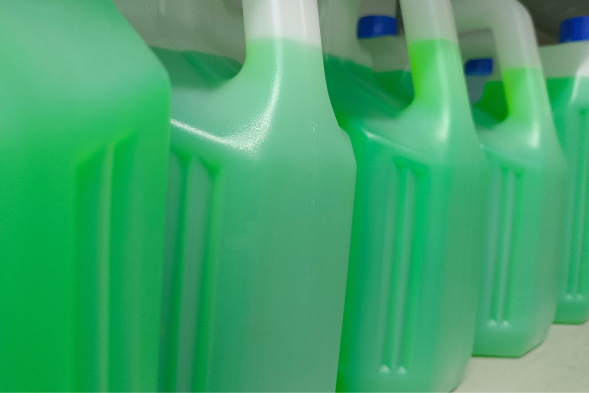 Reciclar botes de detergente líquido